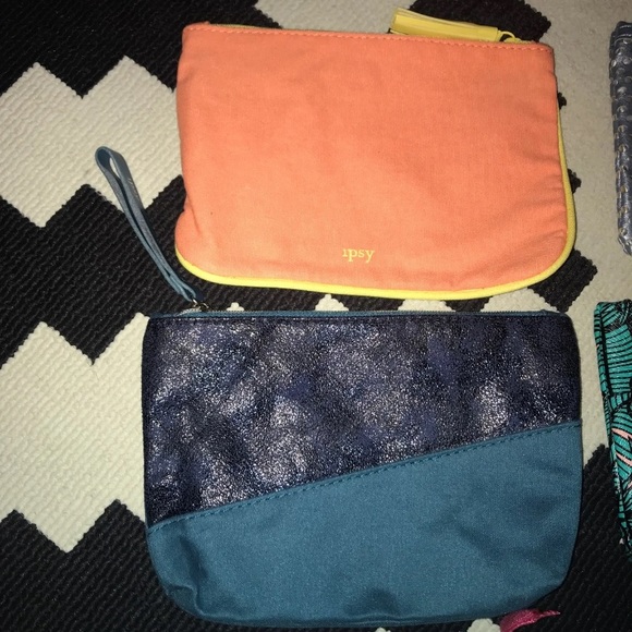 Makeup bag bundle - Picture 2 of 4